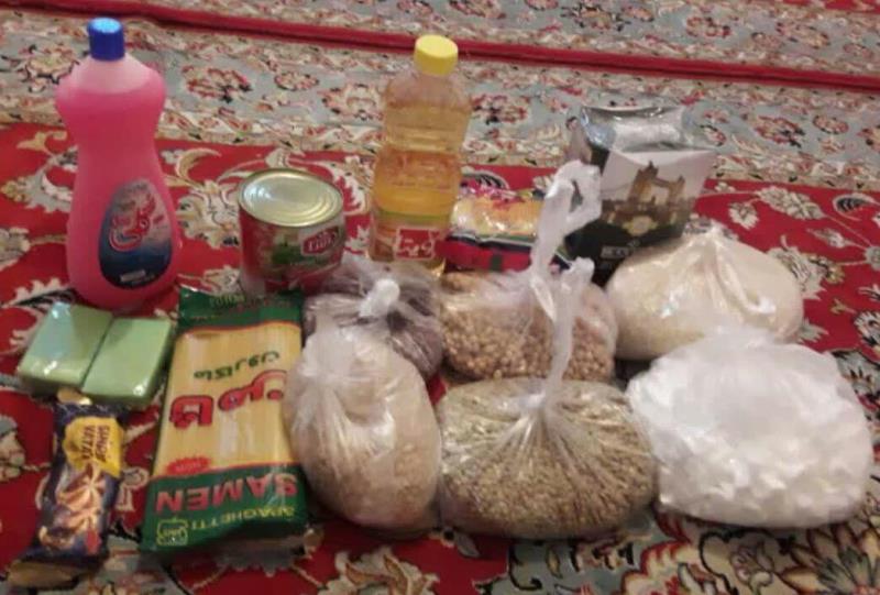 توزیع 32 بسته غذایی به همت روحانی مستقر روستای کلی شهرستان قاینات