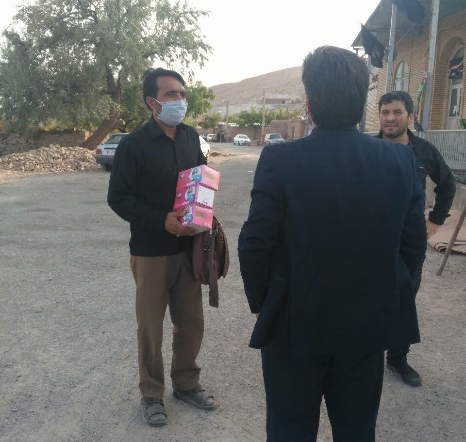 توزیع بیش از5000 ماسک و مواد بهداشتی در بین عزاداران حسینی(ع) درمیان