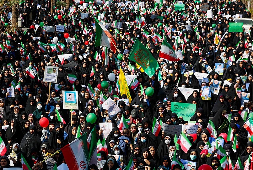 برگزاری اجتماع بزرگ بانوان بیرجندی دردفاع از مقام شامخ زن با شعار «زن، عزت، هویت ایرانی» در بیرجند
