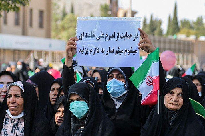 برگزاری اجتماع بزرگ بانوان بیرجندی دردفاع از مقام شامخ زن با شعار «زن، عزت، هویت ایرانی» در بیرجند