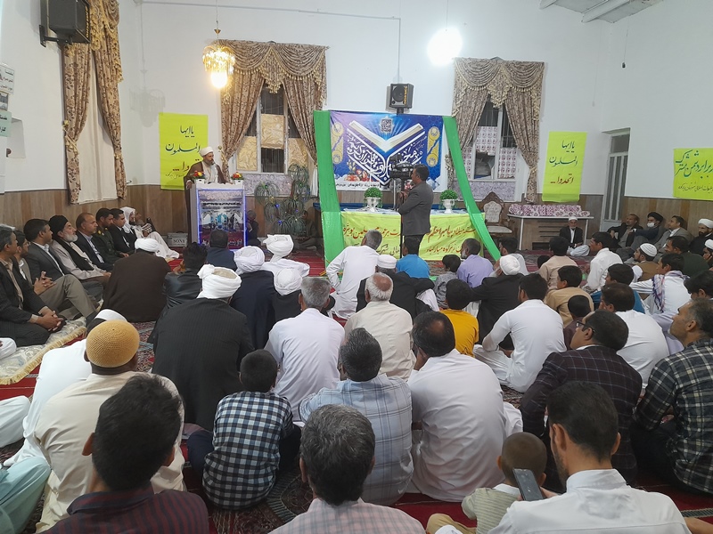 برگزاری محفل انس با قرآن کریم در روستای حسین‌آباد زیرکوه