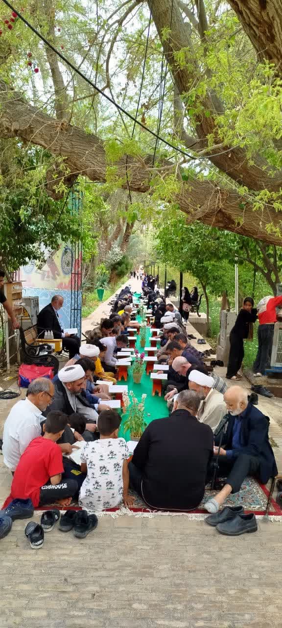 برگزاری محفل جزء خوانی قرآن کریم در فضای آکنده از عطر و زیبایی باغ گلشن طبس